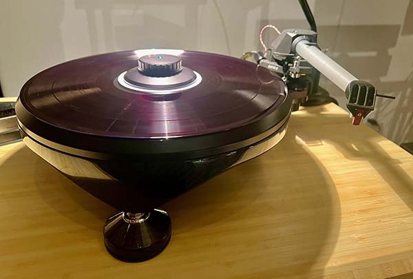  050325.axpona.GrandPrixturntablewKuzma.jpg
