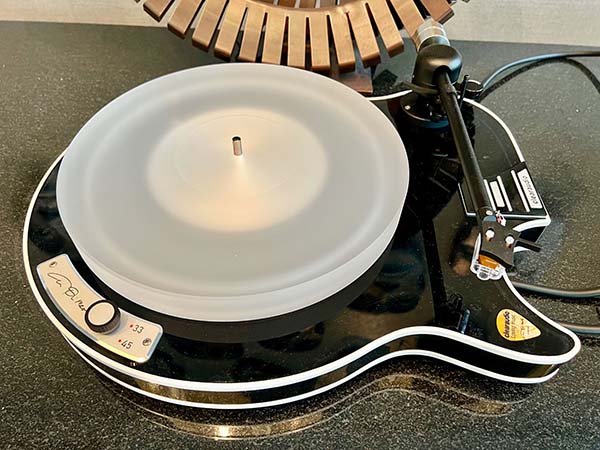  050525.axpona.ClearaudioAldiMeolaturntable1.jpg