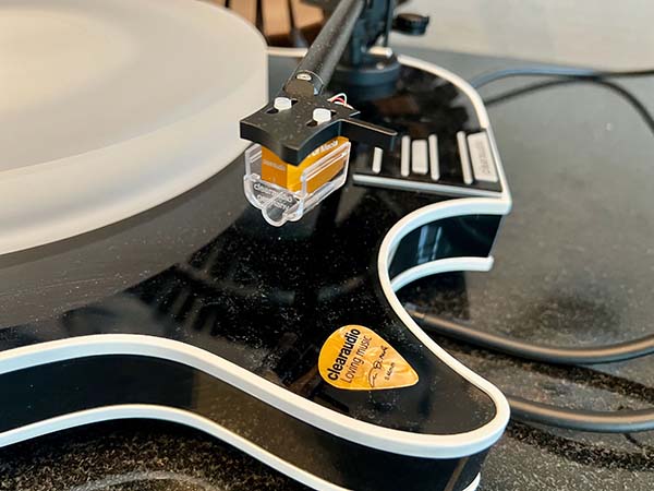  050525.axpona.ClearaudioAldiMeolaturntabledetail.jpg