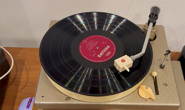  060525.apmunichturntablevid2.png