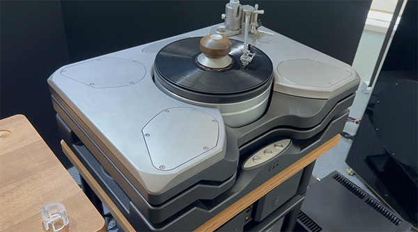  060525.apmunichturntablevid4.png