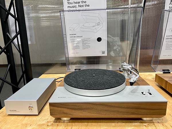  061225.apmunich.UnitraEdmundturntable2.jpg
