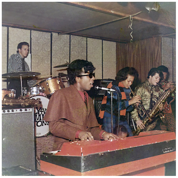  061725.apfeat.SlyStone1967LivePromoPicA.jpg