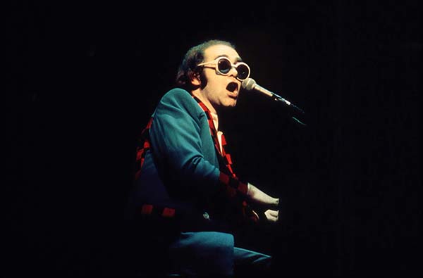  080125.aprev.EltonRainbowlivepic1.jpg